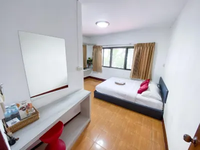 Rerkdee Bed and Breakfast Hotell i Mae Tam