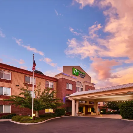 Holiday Inn Express & Suites MEDFORD-CENTRAL POINT by IHG