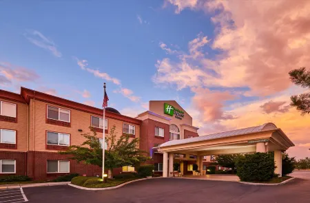 Holiday Inn Express & Suites Medford-Central Point Отели в г. Игл Пойнт