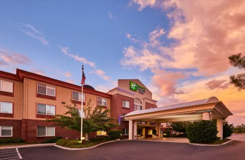 Holiday Inn Express & Suites MEDFORD-CENTRAL POINT by IHG - 3つ星