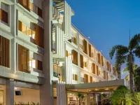 Swiss-Belinn Cibitung Hotels near Cibeureum Lake