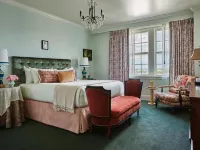 Pontchartrain Hotel St. Charles Avenue Hotels near Clay Square