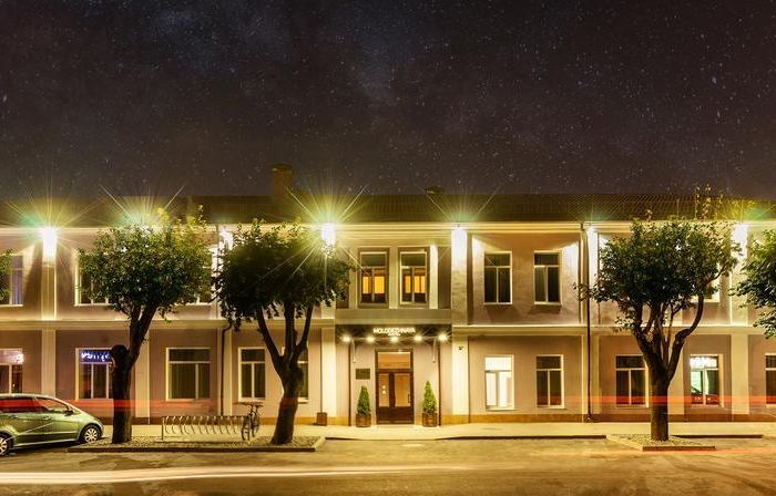 Molodezhnaya Hotel
