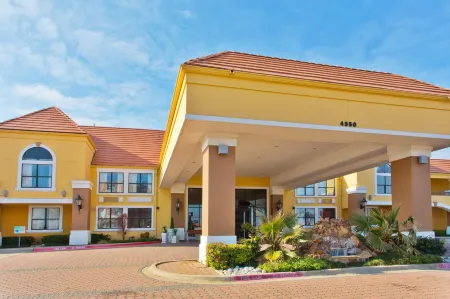 Holiday Inn Express & Suites Irving DFW Airport North Отели в г. Ирвинг