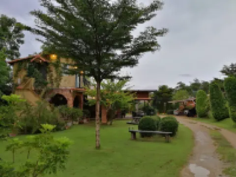 วิลล่า ทัสคานี คันทรี รีสอร์ท โรงแรมในอำเภอ สวนผึ้ง