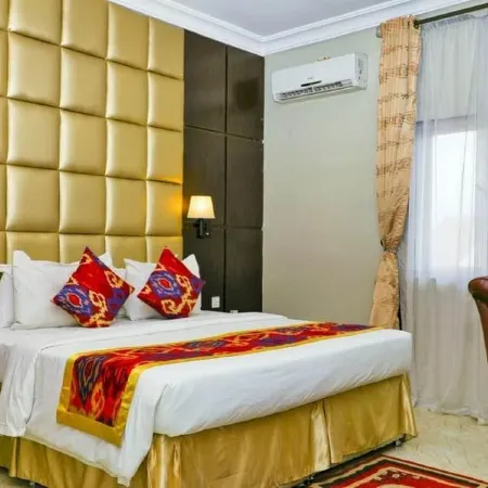 Glo-Ran Hotel and Event Place