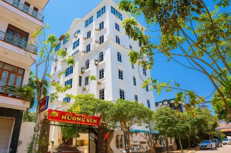 Huong Sen Hotel Bac Giang Отели в г. Бакзянг