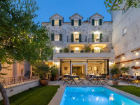 科倫巴之家 Opcina Makarska酒店