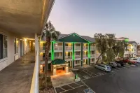 Studio 51 Extended Stay Hotel - Motels