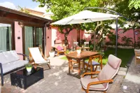 Flowery Inn Villa - Apartments