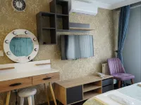 Middle Village Hotels near Beylerbeyi