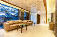 OPO Hotel Dior - Homestays