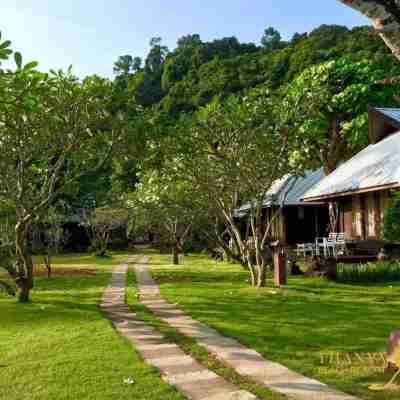 เกาะไหง ธัญญา บีช รีสอร์ท Hotel Exterior