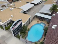 The Town House Motor Inn - Pools