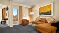 The Parktonian All - Suite Hotel Hotels near Naturena Seventh-day Adventist Church