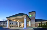 Comfort Inn & Suites NW Milwaukee Các khách sạn ở Menomonee Falls