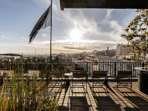 더 모더니스트 아테네