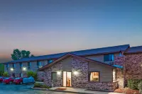 Super 8 by Wyndham Hartford WI Hotels in West Bend