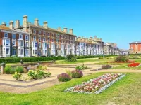 Moray Beachside Apartments