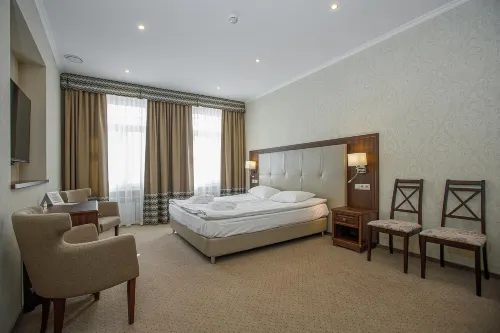 U Zolotyih Vorot Hotel - Bãi đậu xe