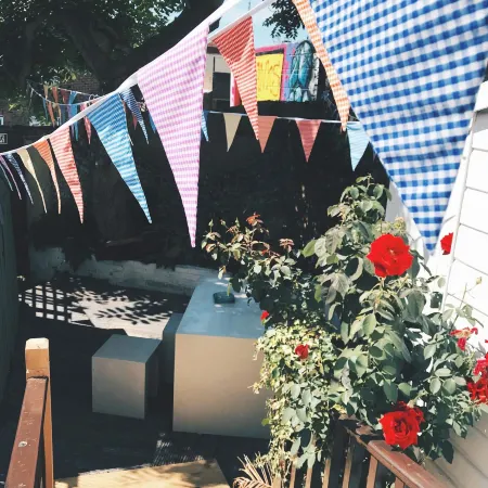 Hudsons Отели рядом с достопримечательностью «Ghost Walk of the Lanes»