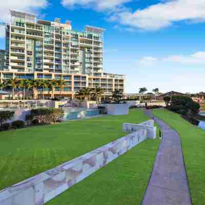 Pelican Waters Resort Hotel Exterior