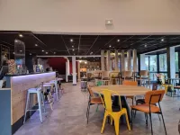 Ibis Pontarlier โรงแรมในดูบส์
