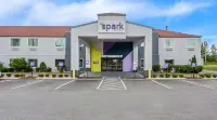 Spark by Hilton Oak Forest I-57 Отели рядом с достопримечательностью «MY Place»