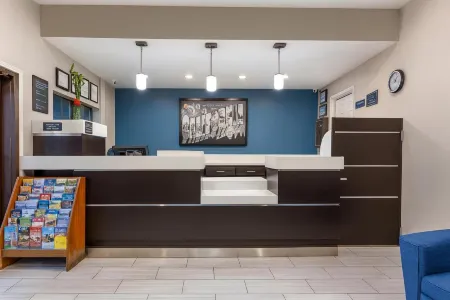 Super 8 by Wyndham Bakersfield South CA