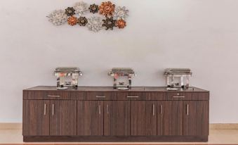 Itsy Hotels Peak View, 300 MTS from Mall Road