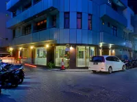 The Beehive Hotels near Hard Rock