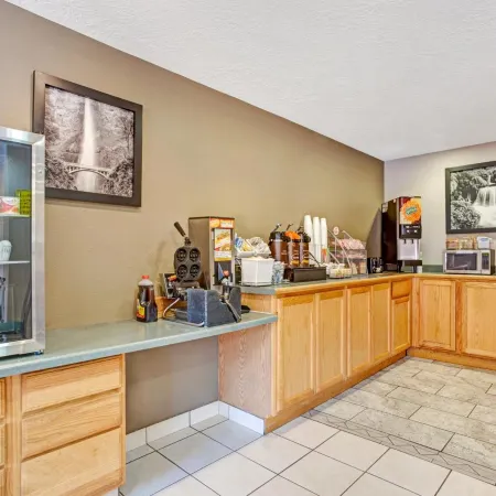 Super 8 by Wyndham Albany