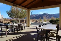 Oasis Inn and Suites 29 Palms Hotel Joshua Tree National Park Các khách sạn ở Twentynine Palms