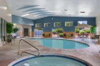 Days Inn by Wyndham Williams - Hot Tub