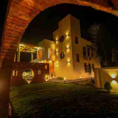 Udichi Regency Hotel Exterior