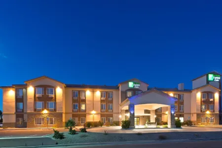 Holiday Inn Express & Suites Casa Grande