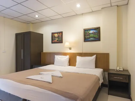 Lodge 61 Hotel Отели рядом с достопримечательностью «A R Sutton & Co Engineers Siam»