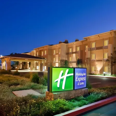 Holiday Inn Express & Suites NAPA VALLEY-AMERICAN CANYON by IHG