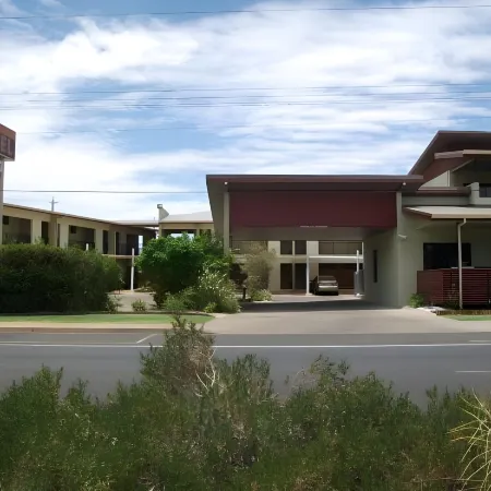 Spinifex Motel and Serviced Apartments
