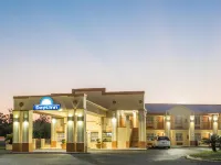 Days Inn by Wyndham Orange