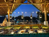Calle Cinco Resort