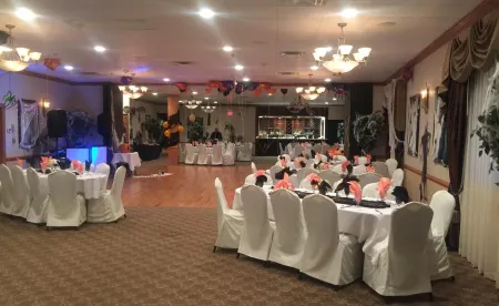 Best Western Plus Fairfield Executive Inn Отели рядом с достопримечательностью «Crown Plaza»