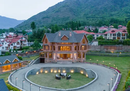 Lohono Stays Villa Noor Hotels in Nishat
