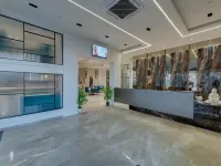 Comfort Inn Sapphire Chandkheda, Ahmedabad ヴァイシュノデヴィ・テンプル周辺のホテル