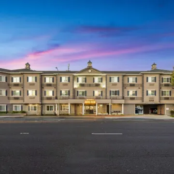 Hotel 1550 - SFO Airport Hotel berhampiran Millbrae Station