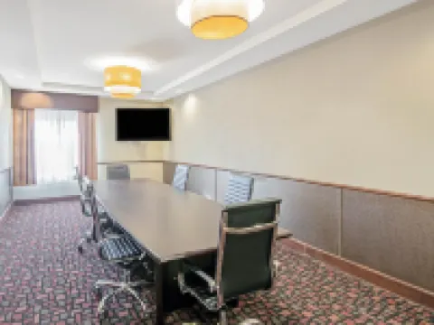 La Quinta Inn & Suites by Wyndham Elk City Hotels in Beckham County