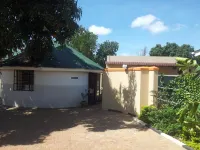 Dich Comfort Hotel - Main Branch - parking