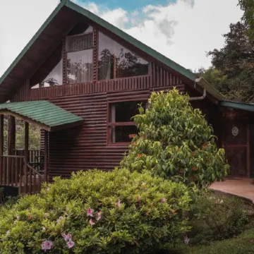 Cedrela Eco-Lodge & Restaurante