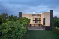 Hotel Ganpati Palace Hotels near Shri Dwarkadhish Temple, Mathura