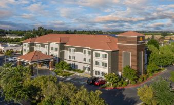 La Quinta Inn & Suites by Wyndham Visalia/Sequoia Gateway